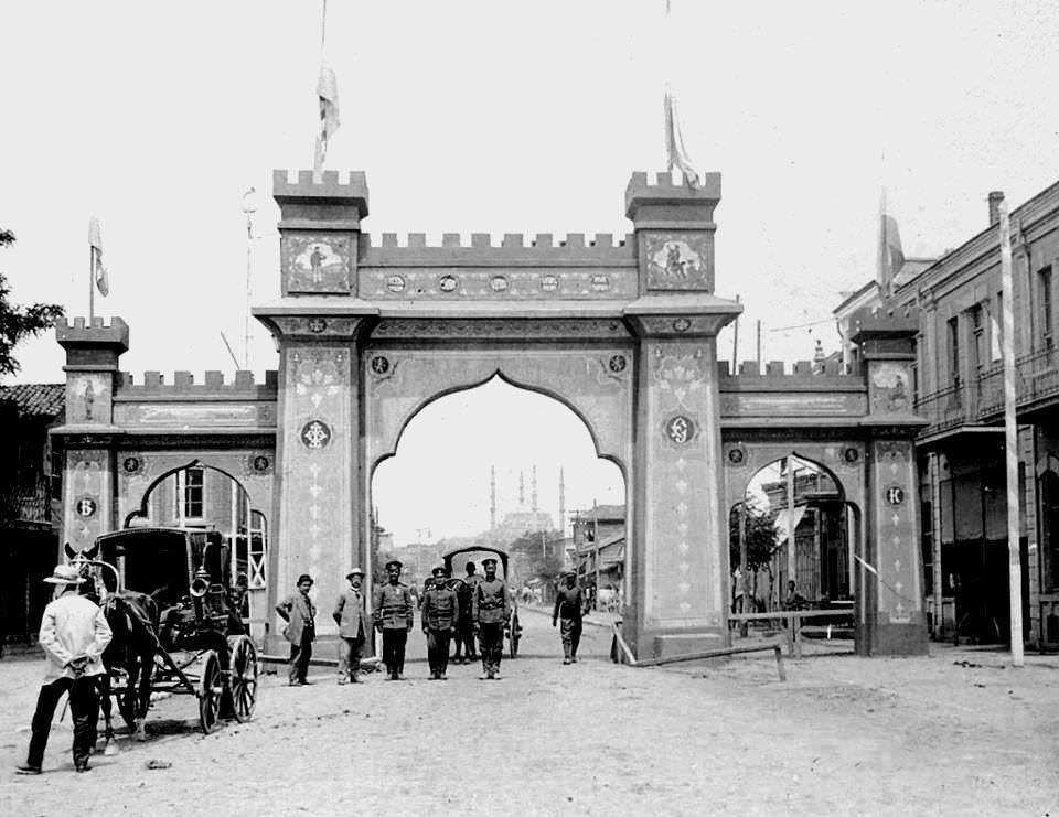 Edirne during the Bulgarian occupation and its victory arch, 1913
